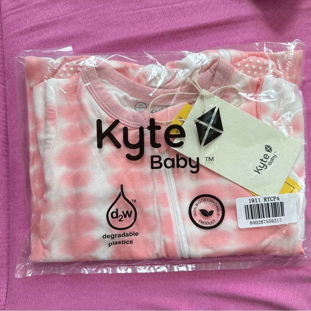 SOLD - NIB kyte crepe riptide zip up footie pjs 12-18